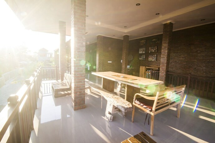 Imagen del bar/restaurante del Hotel Wiras Village. Foto 9