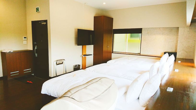 Imagen de la habitación del Hotel Wires. Foto 4