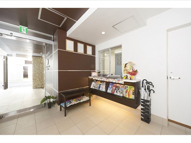 Imagen de los interiores del Hotel Wires. Foto 17