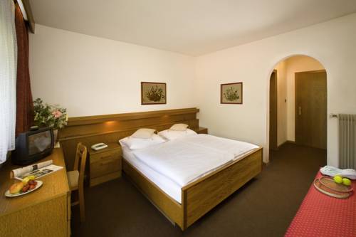 Imagen de la habitación del Hotel Wirtshaushotel Alpenrose. Foto 3