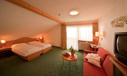Imagen de la habitación del Hotel Wirtshaushotel Alpenrose. Foto 6