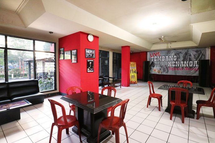Imagen del bar/restaurante del Hotel Wisata, Magelang. Foto 2