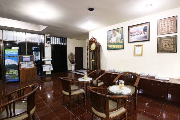 Imagen de los interiores del Hotel Wisata, Magelang. Foto 18