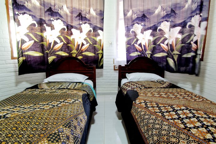 Imagen de la habitación del Hotel Wisma Ary's Hotel. Foto 7