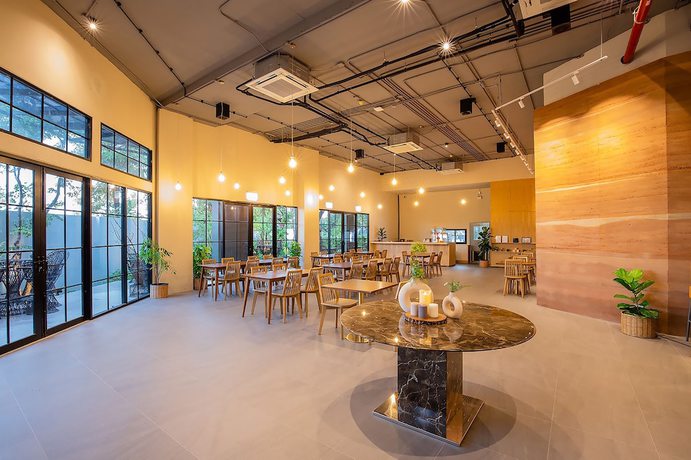 Imagen del bar/restaurante del Hotel Wisma Ratchaburi. Foto 2