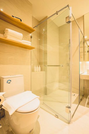 Imagen de la habitación del Hotel Wisma Ratchaburi. Foto 14