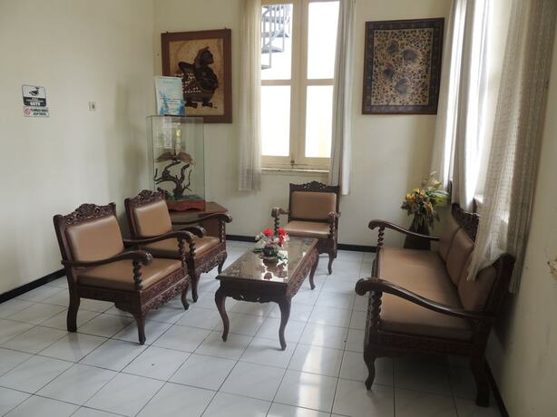 Imagen general del Hotel Wisma Tamu UKSW. Foto 8