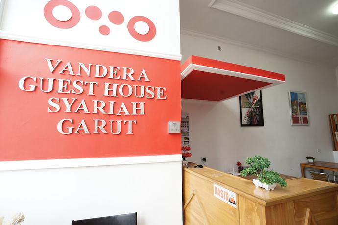 Imagen de los interiores del Hotel Wisma Vandera Syariah Garut Mitra RedDoorz. Foto 19