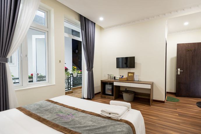 Imagen de los exteriores del Hotel Wisteria. Foto 17