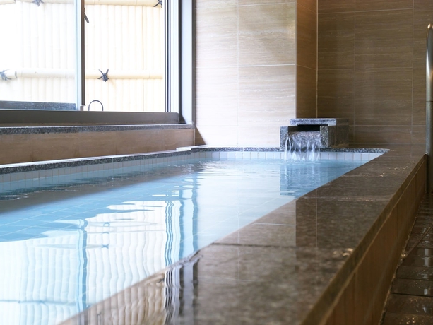 Imagen de la piscina del Hotel Wisterian Life Club Atami. Foto 12