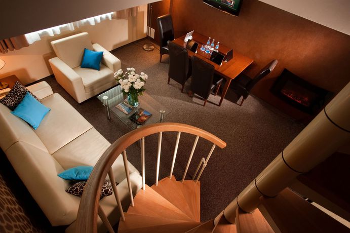 Imagen de los interiores del Hotel Witek and Conference Centre. Foto 9