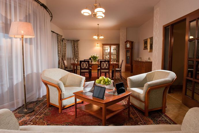 Imagen de los interiores del Hotel Witek and Conference Centre. Foto 11