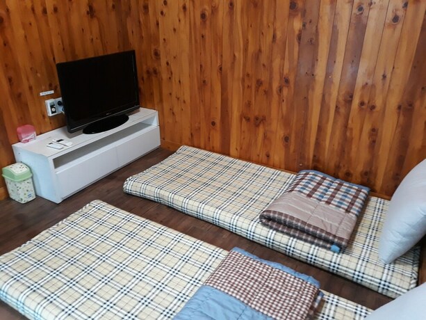 Imagen de la habitación del Hotel With Guesthouse. Foto 13