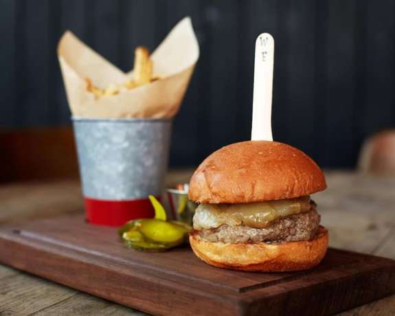 Imagen del bar/restaurante del Hotel Wm. Farmer and Sons. Foto 2