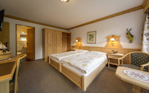 Imagen de la habitación del Hotel Wohlf&uuml;hlhotel Alpenhof. Foto 5
