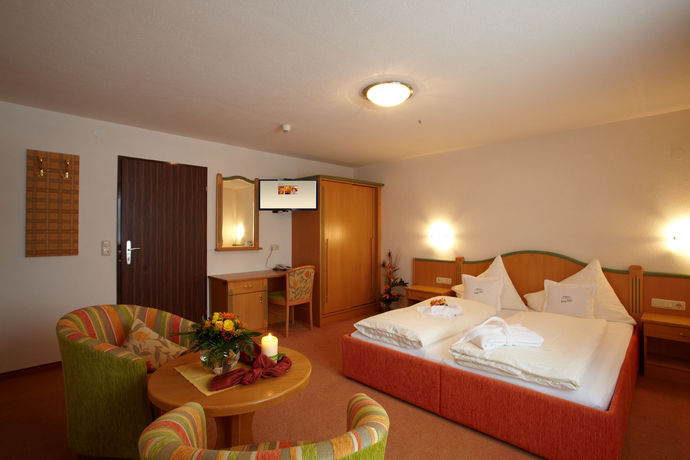 Imagen de la piscina del Hotel Wohlf&uuml;hlhotel Berg Heil. Foto 15