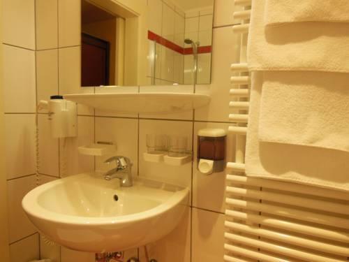 Imagen de la habitación del Hotel Wohlf&uuml;hlhotel Martinerhof. Foto 5