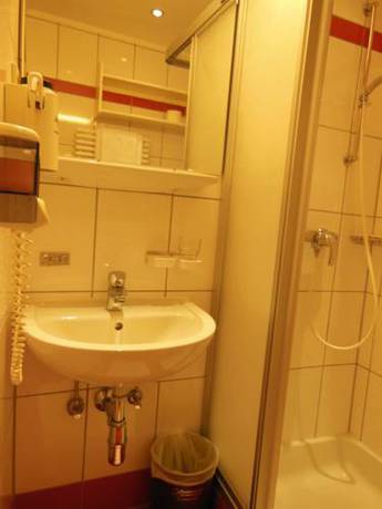 Imagen de la habitación del Hotel Wohlf&uuml;hlhotel Martinerhof. Foto 8