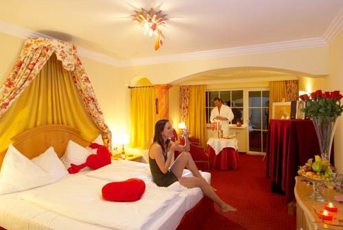 Imagen de la habitación del Hotel Wohlf&uuml;hlhotel Martinerhof. Foto 9