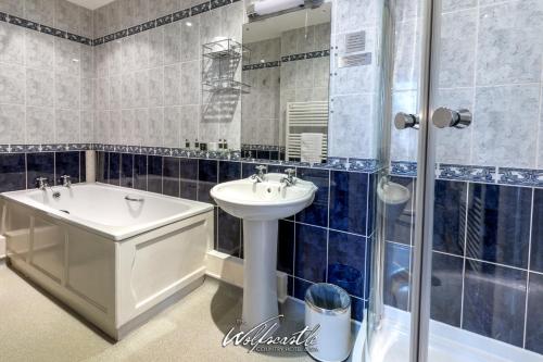Imagen de la habitación del Hotel Wolfscastle Country. Foto 7