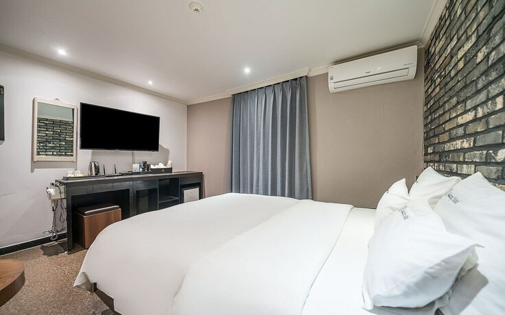 Imagen de la habitación del Hotel Wolgot Galaxy. Foto 23