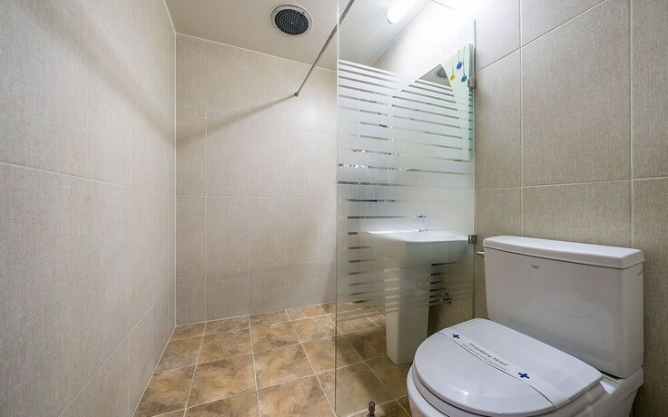 Imagen de la habitación del Hotel Wolgot Galaxy. Foto 24