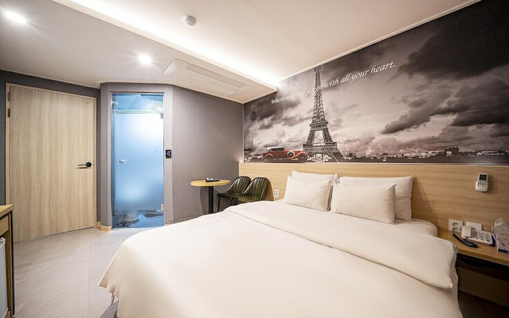 Imagen de la habitación del Hotel Wolgot Seven. Foto 17