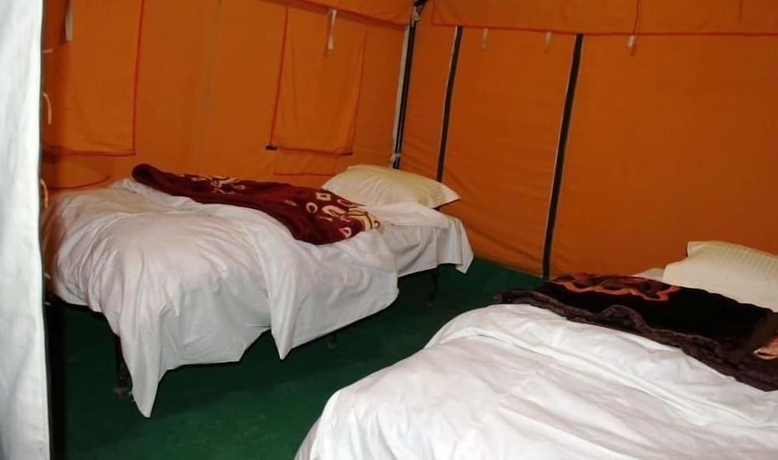 Imagen de la habitación del Hotel Wonderland Camps. Foto 7