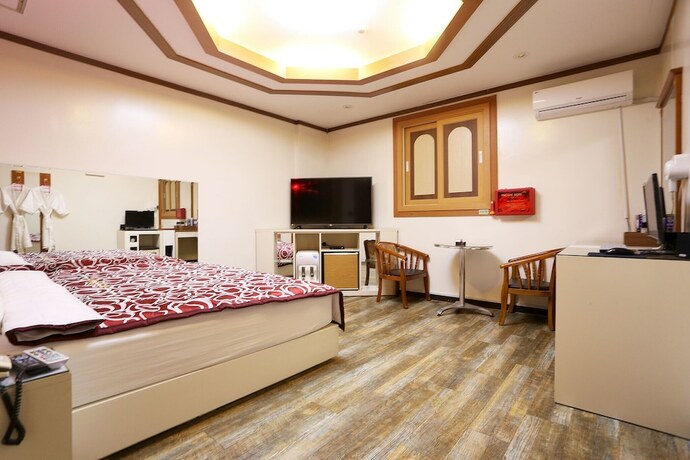 Imagen de la habitación del Hotel Wonju New Rivera. Foto 26