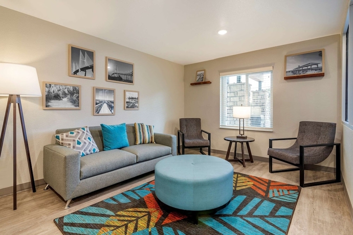 Imagen de los interiores del Hotel WoodSpring Suites Brunswick. Foto 16