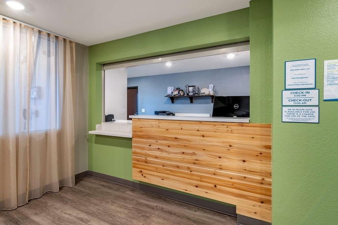 Imagen de los interiores del Hotel WoodSpring Suites Brunswick. Foto 18
