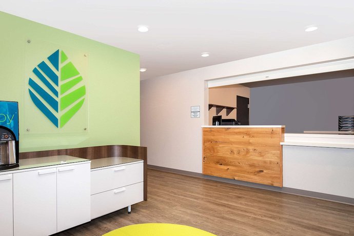 Imagen de los interiores del Hotel WoodSpring Suites Carol Stream - Chicago. Foto 16