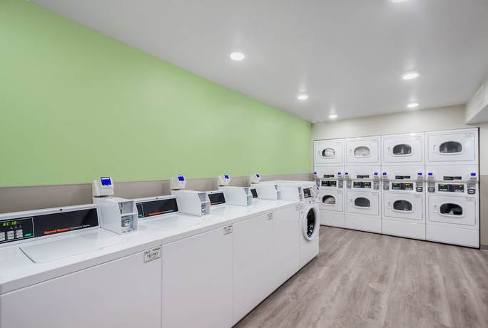 Imagen de los interiores del Hotel WoodSpring Suites Carol Stream - Chicago. Foto 18