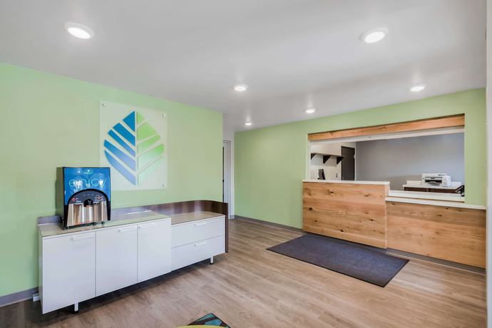 Imagen de los interiores del Hotel WoodSpring Suites Chicago Addison. Foto 14
