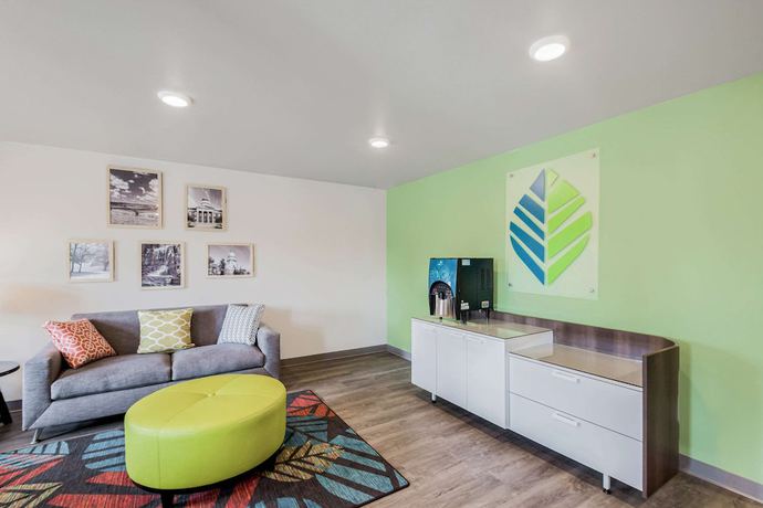 Imagen de los interiores del Hotel WoodSpring Suites Chicago Addison. Foto 17