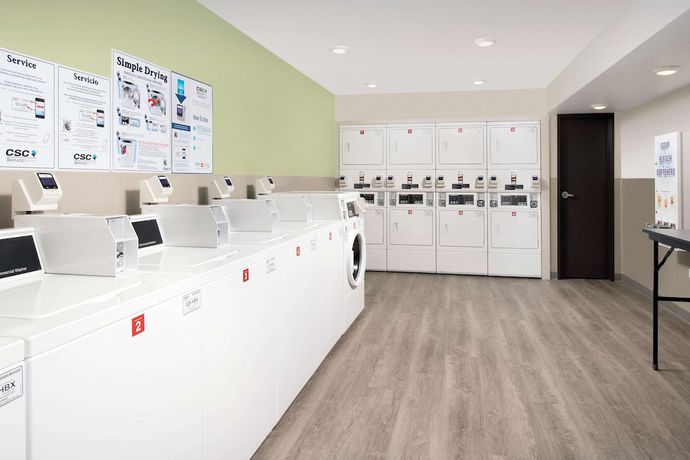 Imagen de los interiores del Hotel WoodSpring Suites Chicago Tinley Park. Foto 20
