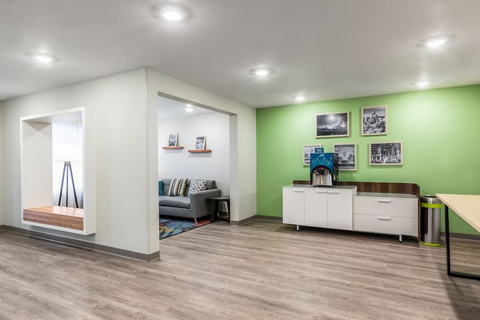 Imagen de los interiores del Hotel WoodSpring Suites Colton. Foto 20