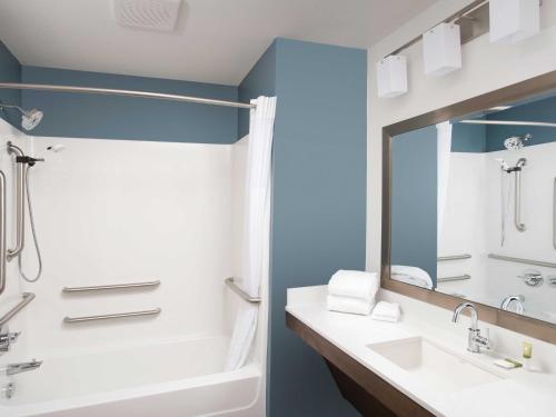 Imagen de la habitación del Hotel WoodSpring Suites Concord-Charlotte Speedway. Foto 16