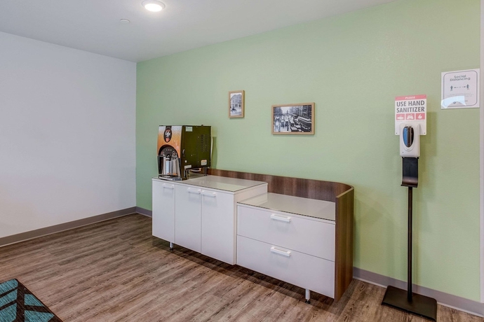 Imagen de los interiores del Hotel WoodSpring Suites Detroit Farmington Hills. Foto 18