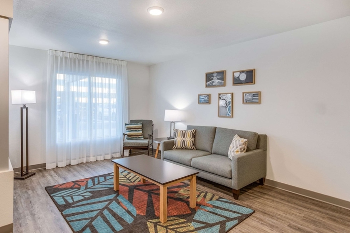 Imagen de los interiores del Hotel WoodSpring Suites Detroit Farmington Hills. Foto 19