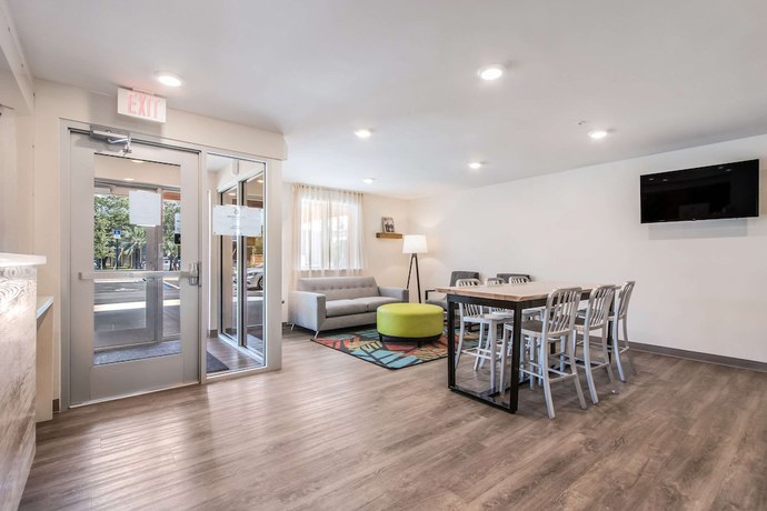 Imagen de los interiores del Hotel WoodSpring Suites Doral Miami Airport. Foto 15