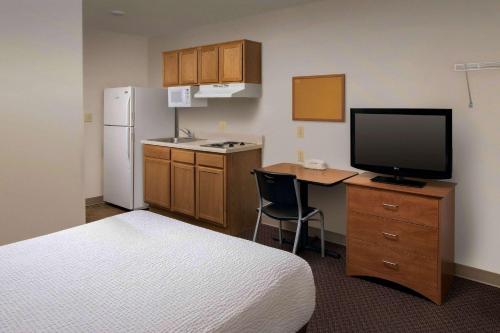 Imagen de la habitación del Hotel WoodSpring Suites Firestone Longmont. Foto 15