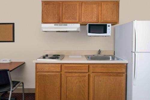 Imagen de la habitación del Hotel WoodSpring Suites Firestone Longmont. Foto 17