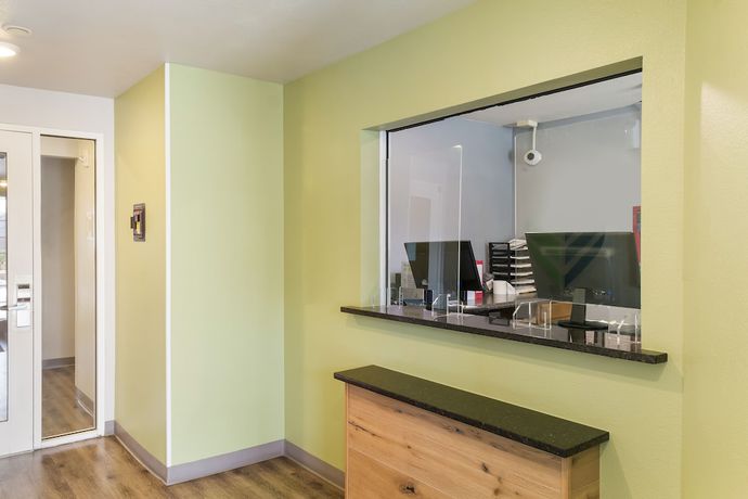 Imagen de los interiores del Hotel WoodSpring Suites Houston I-45 Airtex. Foto 20