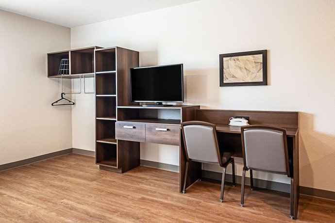 Imagen de la habitación del Hotel WoodSpring Suites Naples. Foto 3