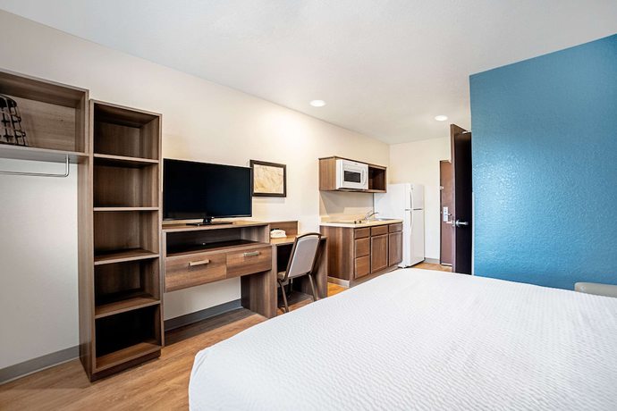 Imagen de la habitación del Hotel WoodSpring Suites Naples. Foto 6
