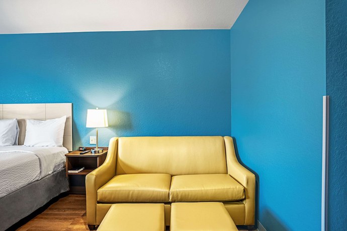 Imagen de la habitación del Hotel WoodSpring Suites Naples. Foto 7
