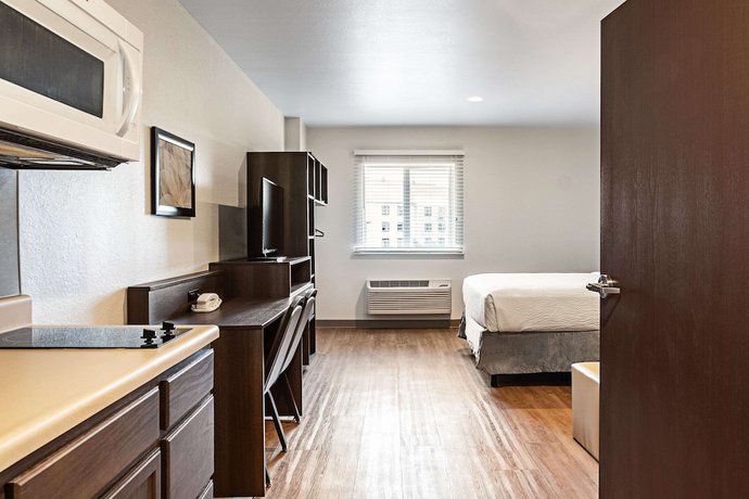 Imagen de la habitación del Hotel WoodSpring Suites Naples. Foto 12