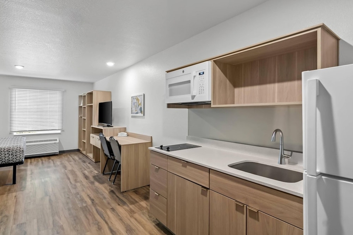 Imagen de la habitación del Hotel WoodSpring Suites Palm Springs &ndash; West Palm Beach. Foto 2
