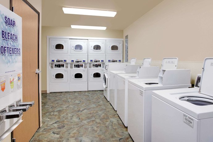 Imagen de los interiores del Hotel WoodSpring Suites Richmond West I-64. Foto 17